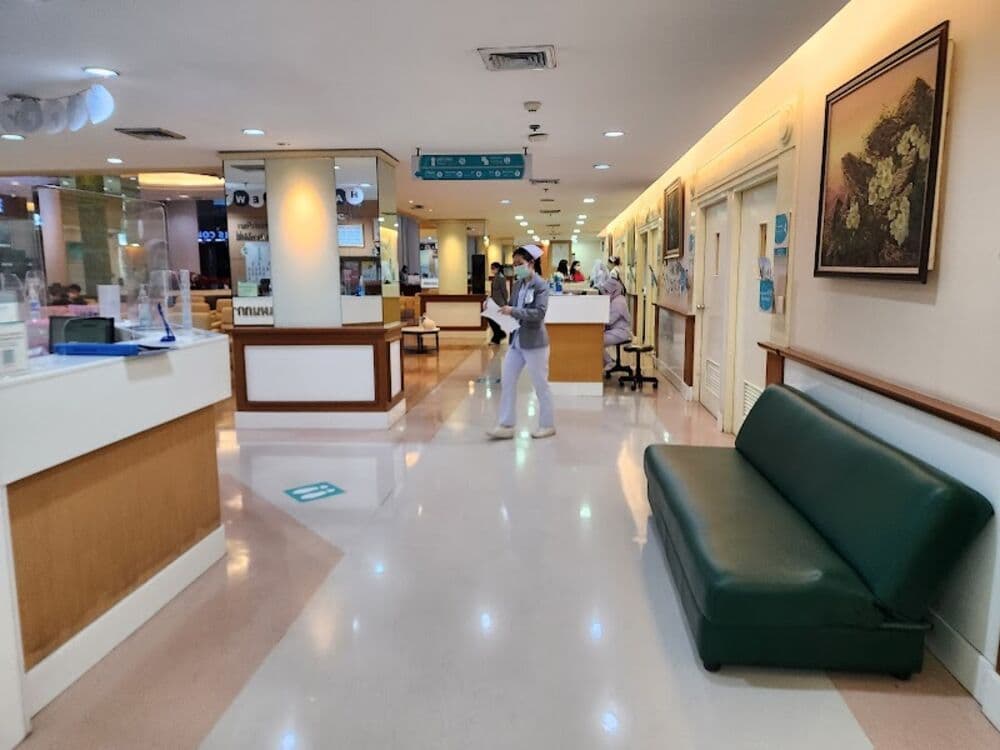 Bangpakok 9 International Hospital
